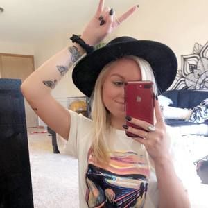 Meet your Posher, Michaela